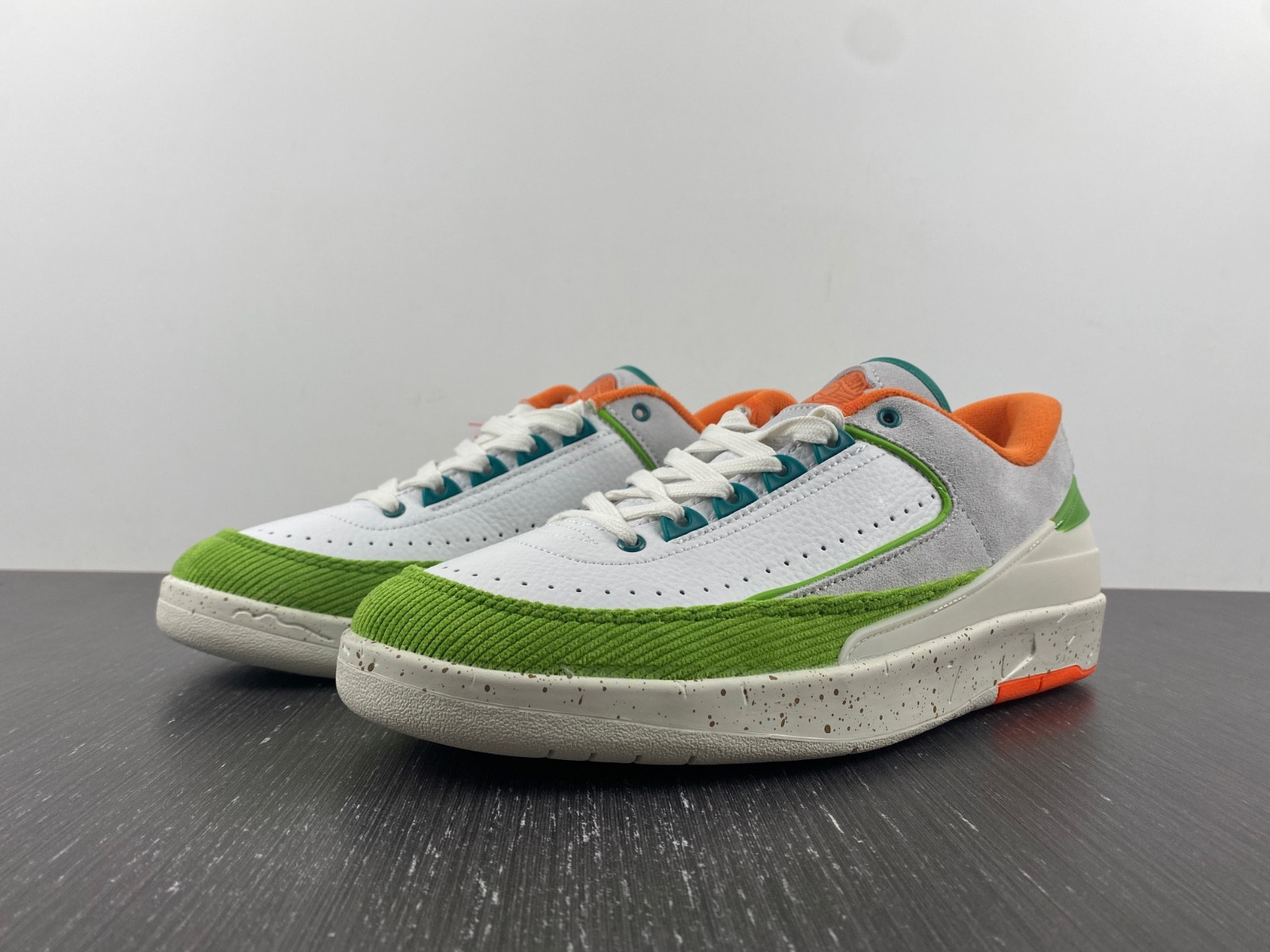 Titan x Air Jordan 2 Low WMNS DV6206-183