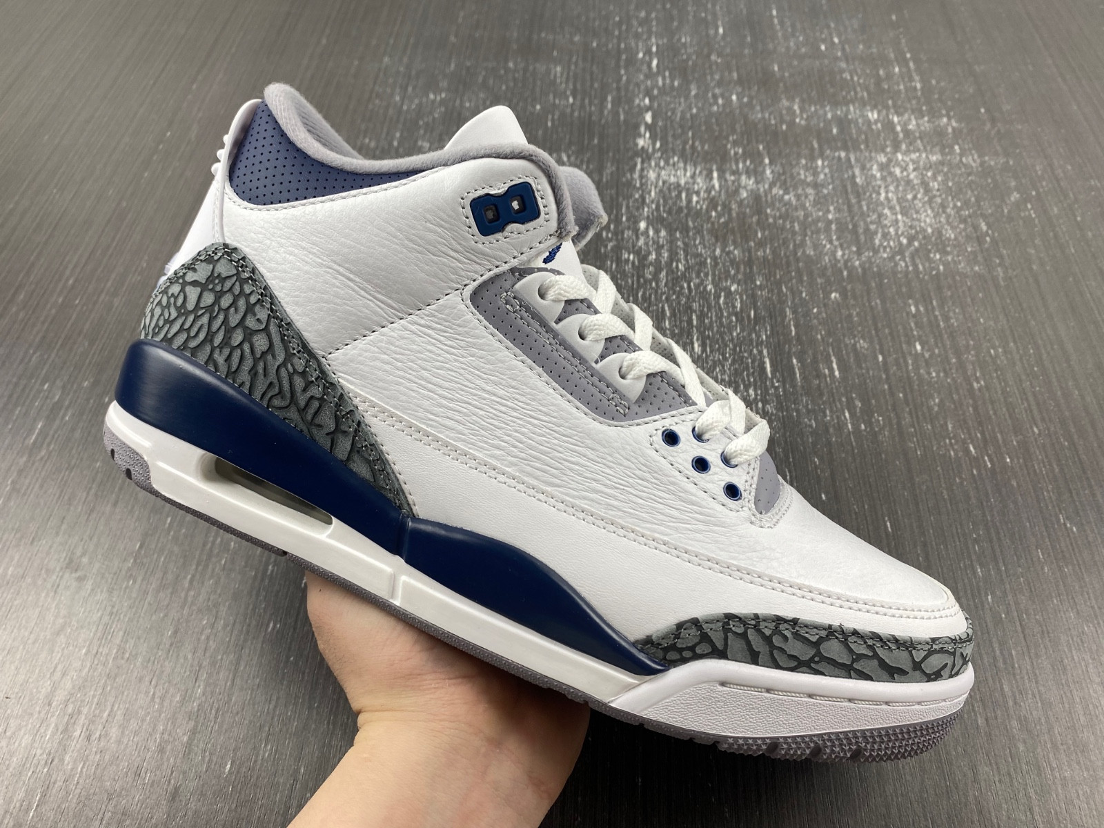 Air Jordan 3 “Midnight Navy” CT8532-140