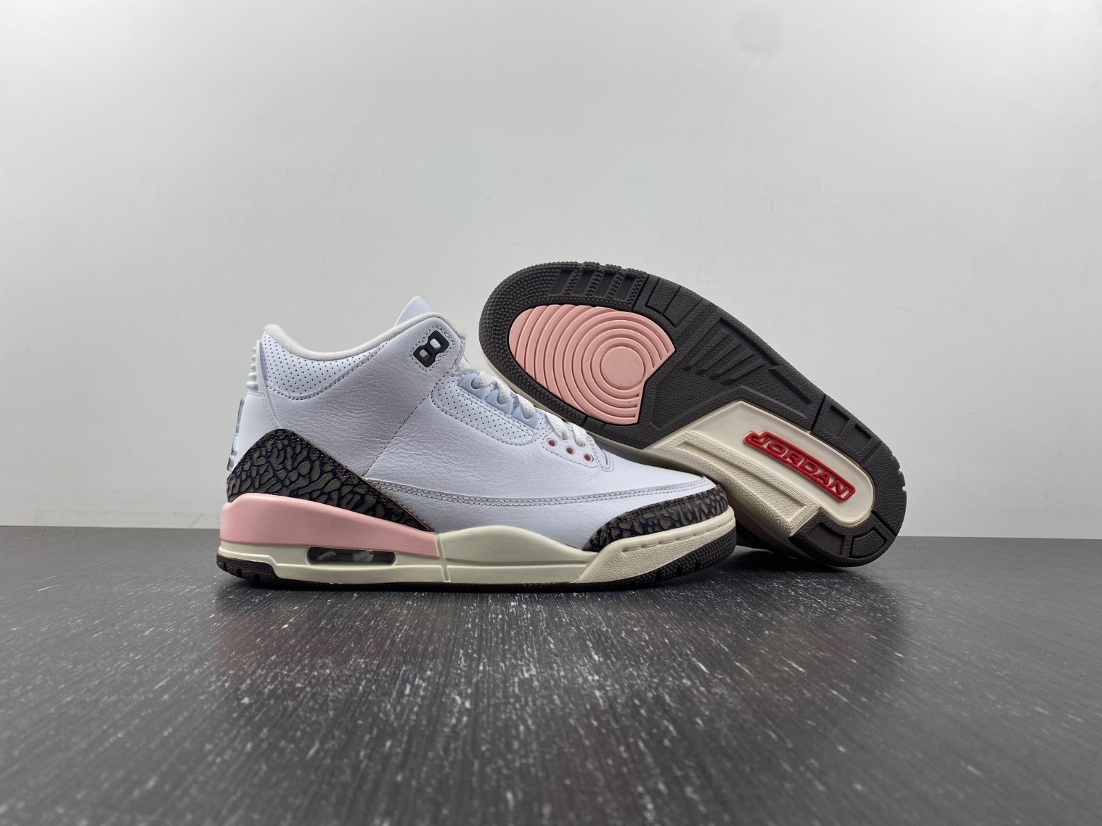 Air Jordan 3 WMNS “Neapolitan” CK9246-102