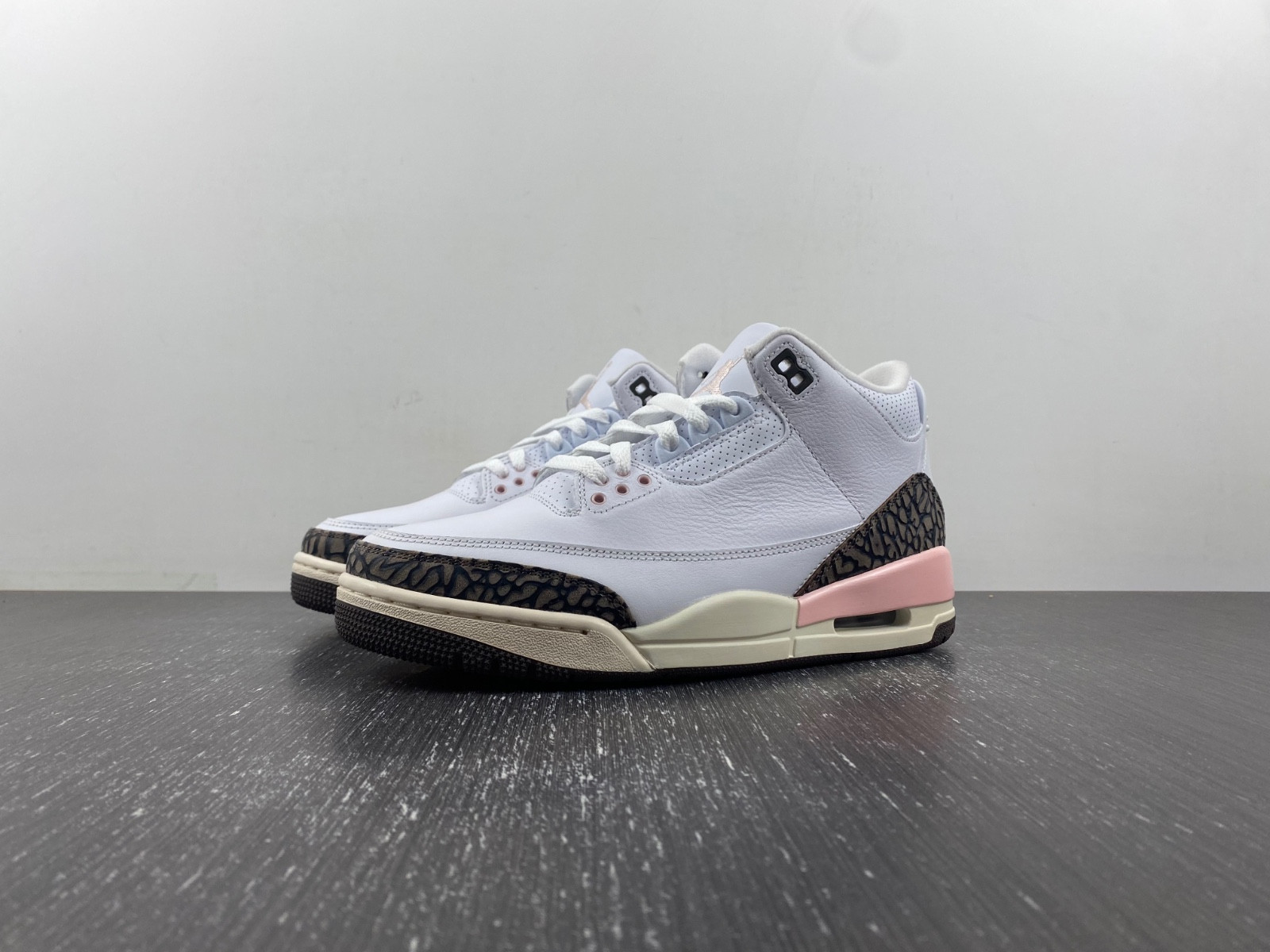 Air Jordan 3 WMNS “Neapolitan” CK9246-102