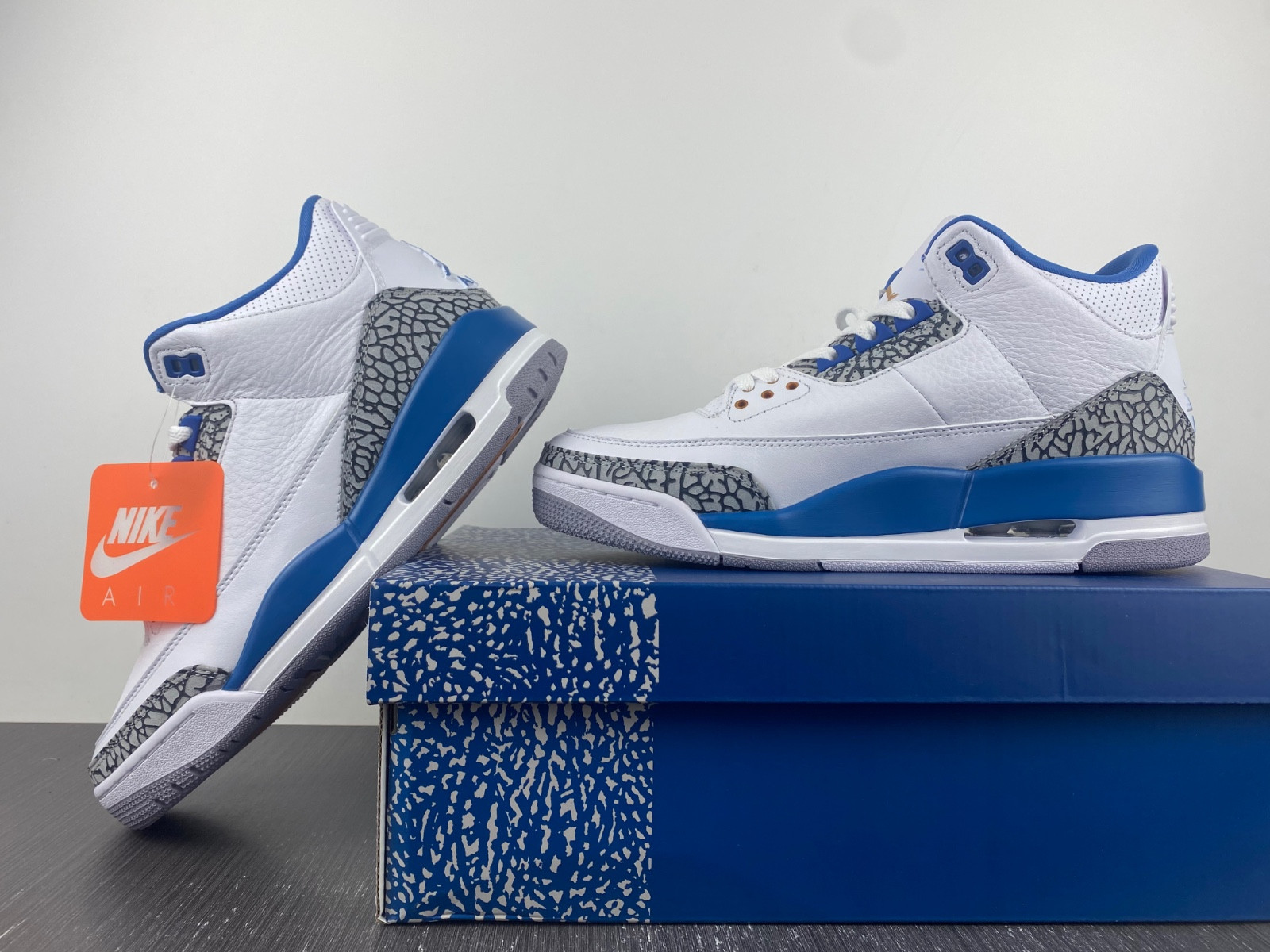 Air Jordan 3 “Wizards” CT8532-148