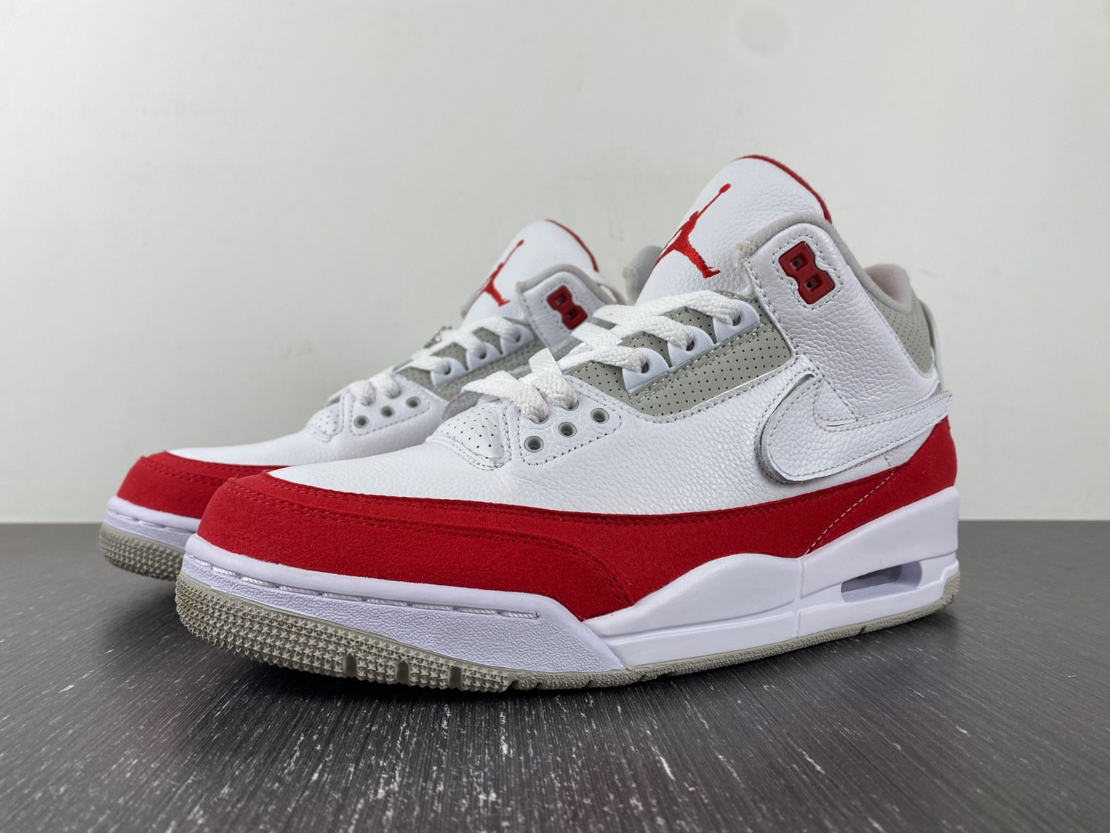 Air Jordan 3 Retro Tinker White University Red CJ0939-100