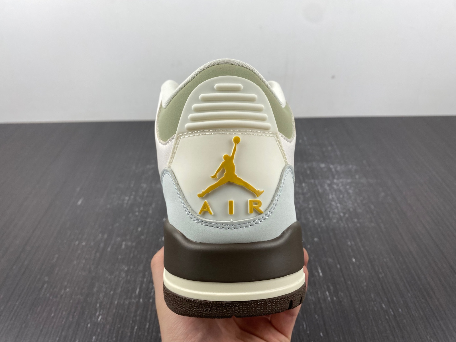 Air Jordan 3 DX6660-800