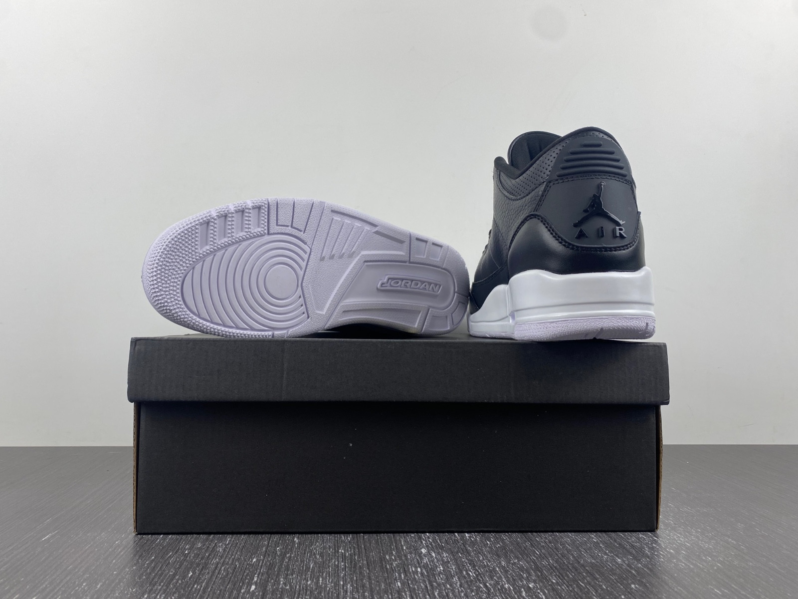 Air Jordan 3 “Cyber Monday” 136064-020