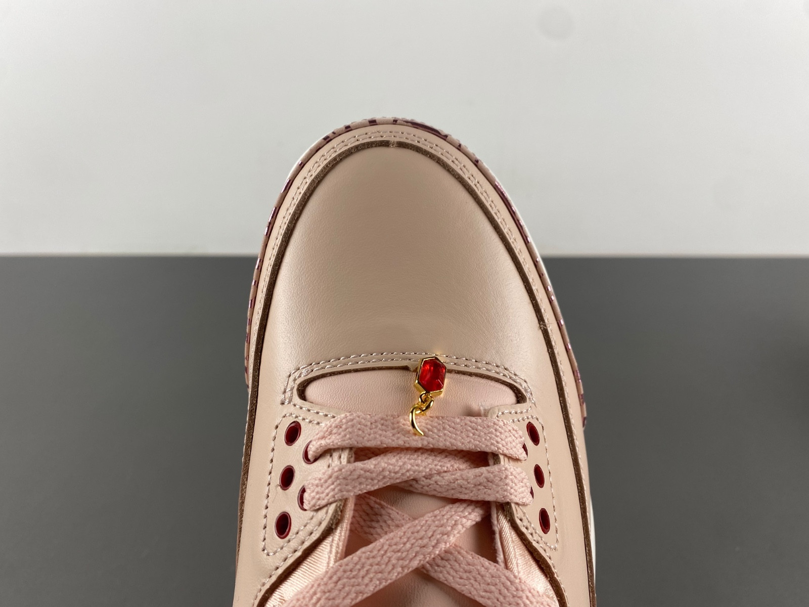 Air Jordan 3 “Valentine’s Day” (W) HJ0178-600