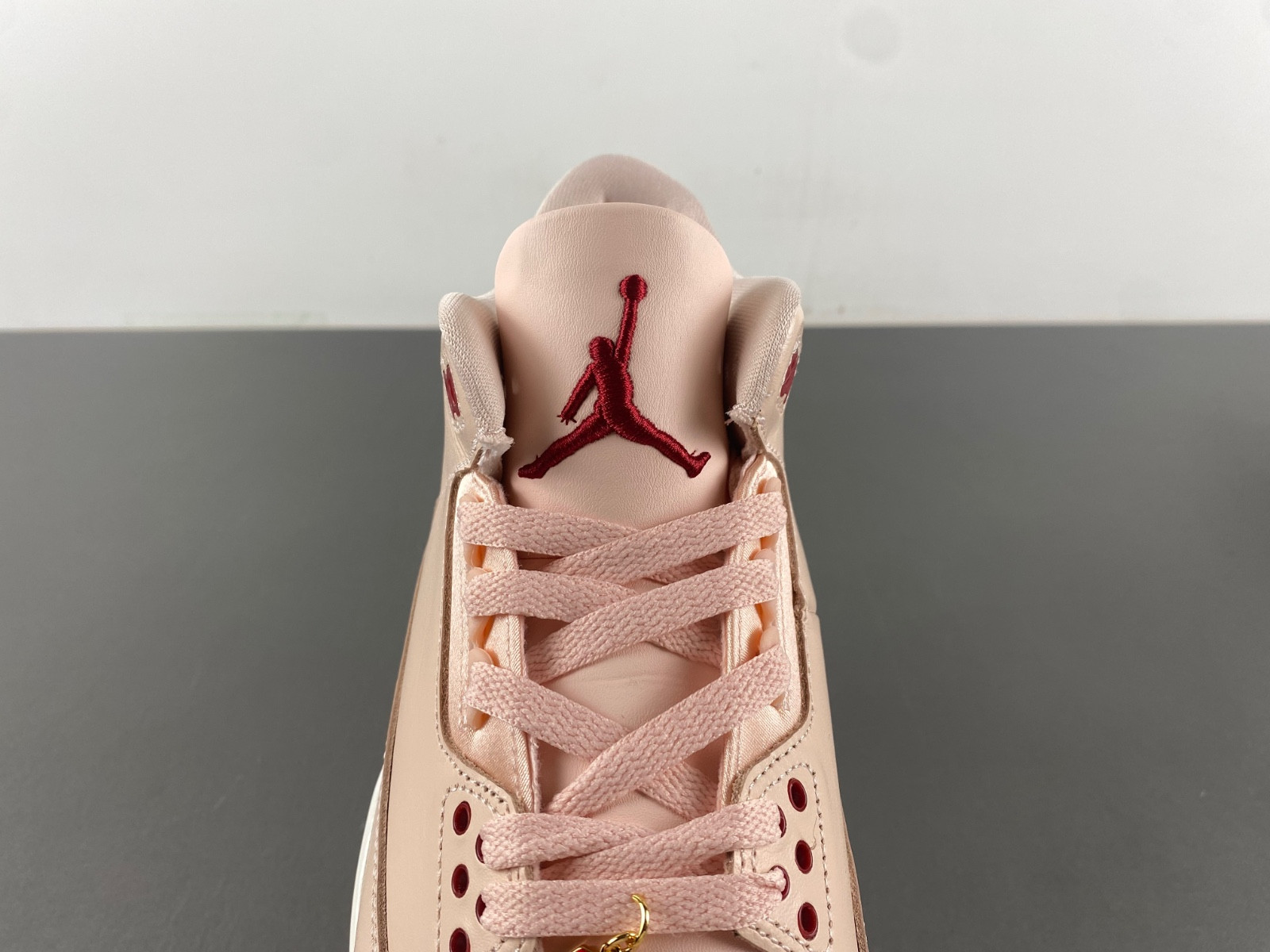 Air Jordan 3 “Valentine’s Day” (W) HJ0178-600