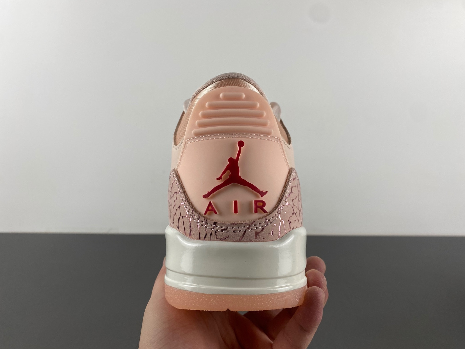 Air Jordan 3 “Valentine’s Day” (W) HJ0178-600