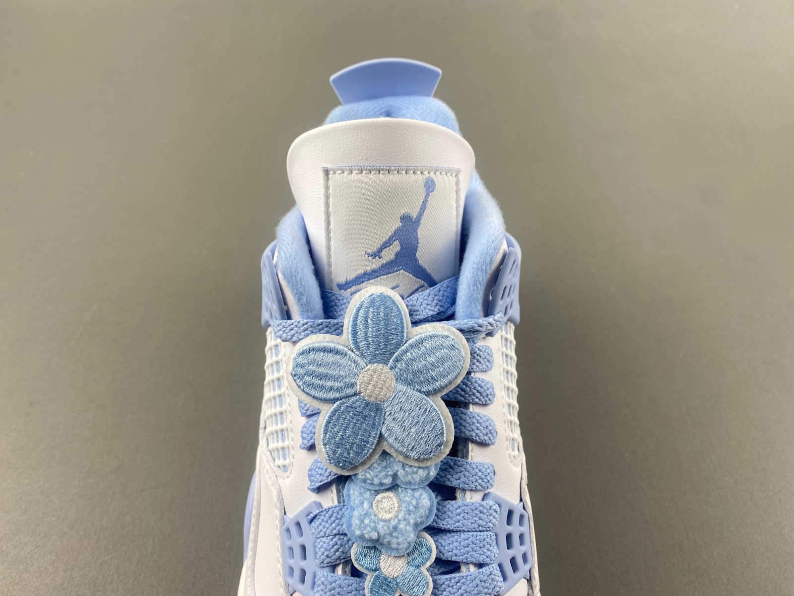 Air Jordan 4 “Forget Me Not” (W) HV0823-100