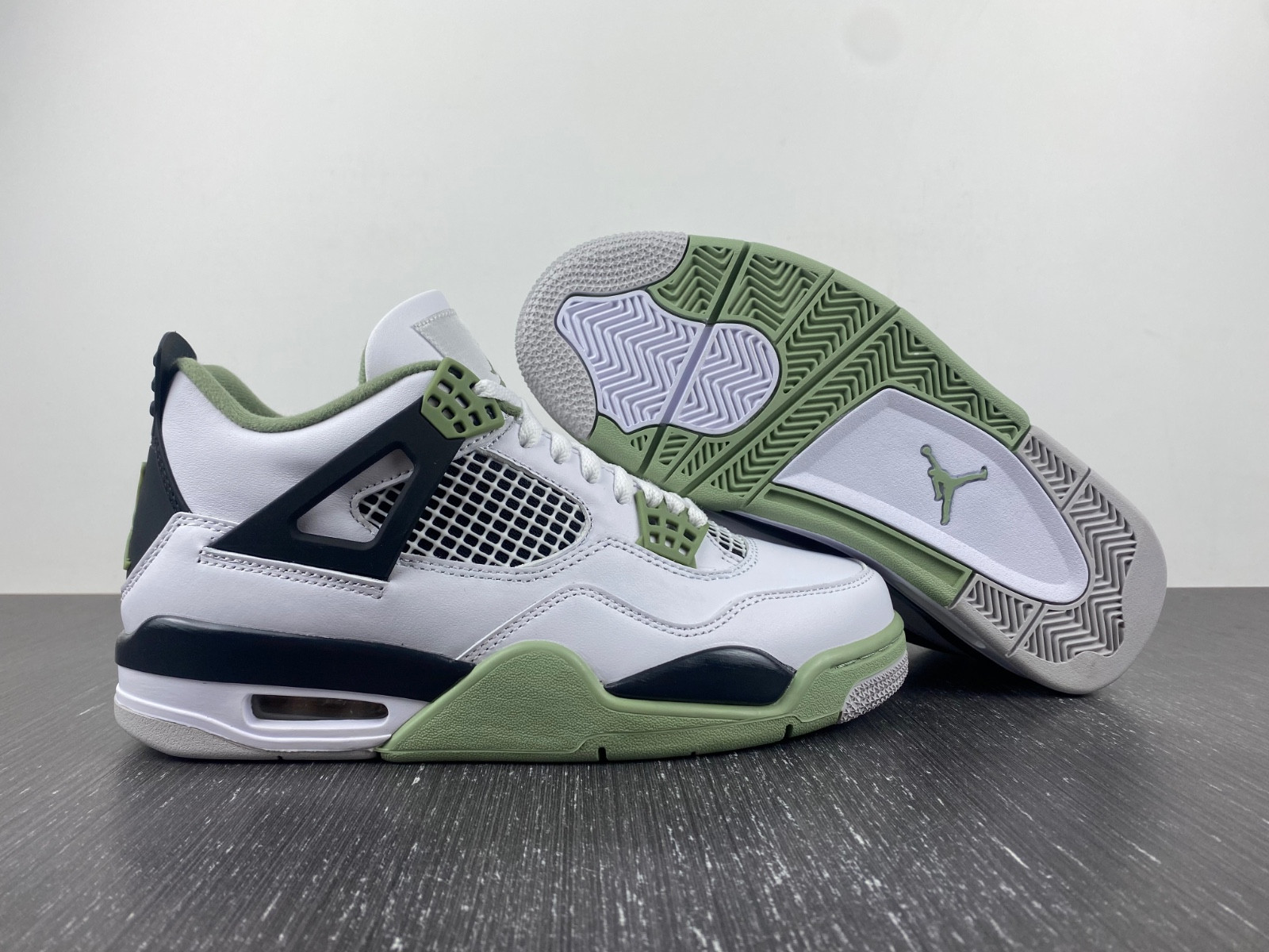 Air Jordan 4 WMNS “sea foam” AQ9129-103