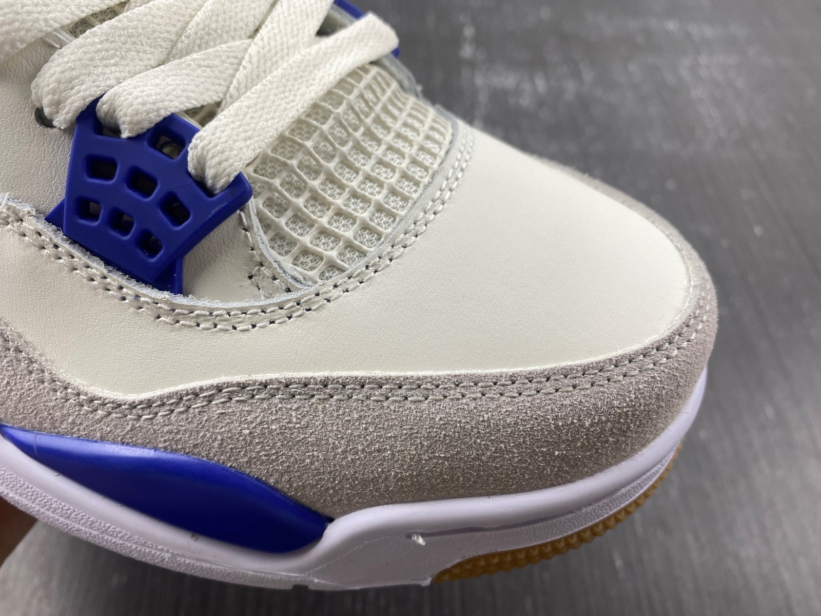 Air Jordan 4 DR5415-107