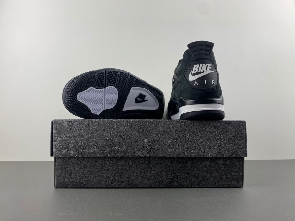Air Jordan 4 HF4300-001