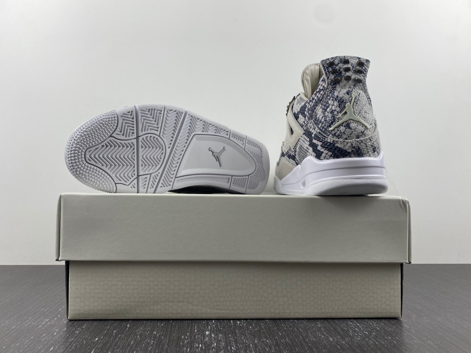 AIR JORDAN 4 RETRO PREMIUM "PINNACLE "SNAKESKIN" 819139-030