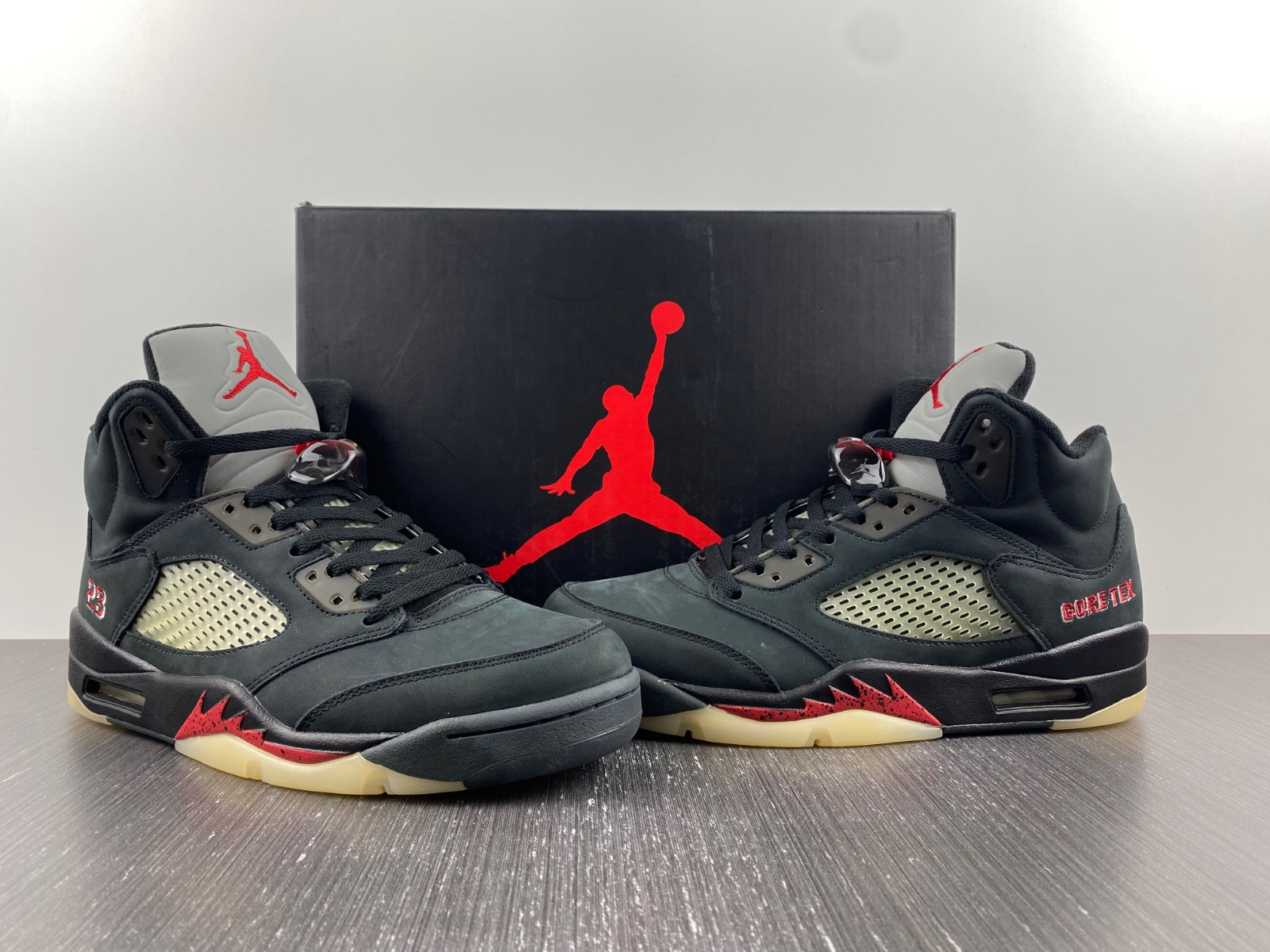 Air Jordan 5 Gore-Tex “Off Noir” DR0092-001