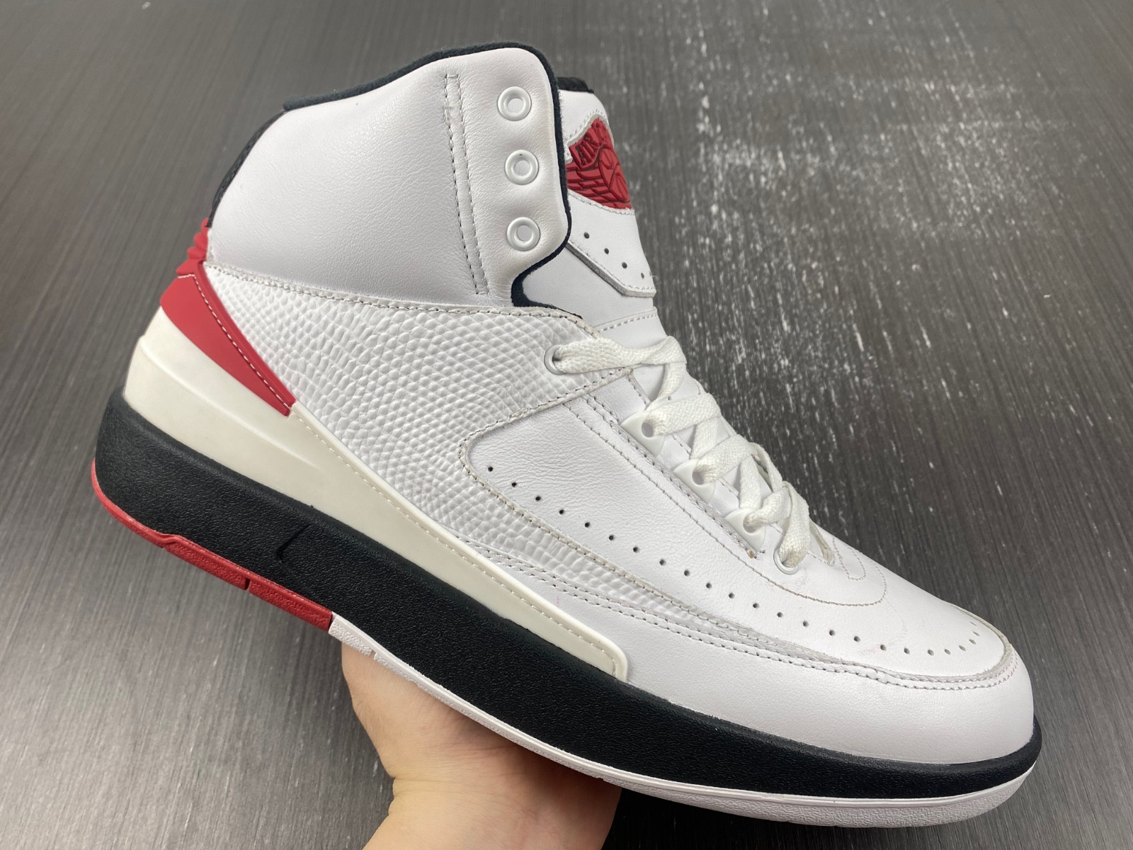 Air Jordan 2 OG “Chicago” DX2454-106