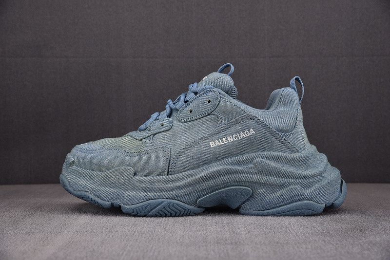 Ba*len*cia*ga triple s