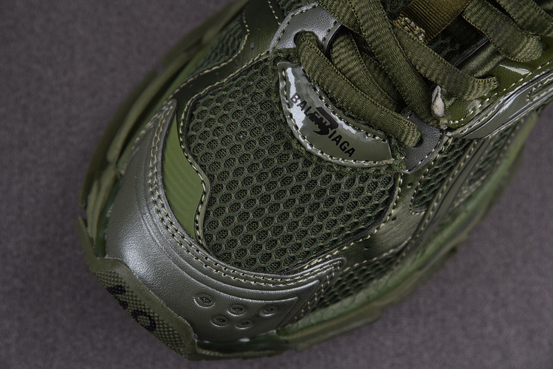 Ba*len*cia*ga runner 677403 w1rn3 2025