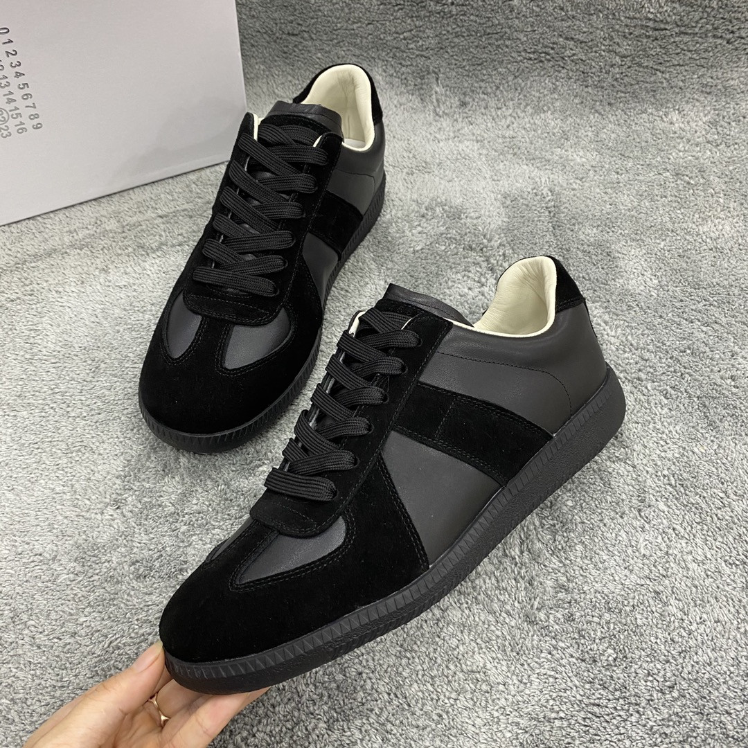 ma*s*n Ma*i*la sneakers