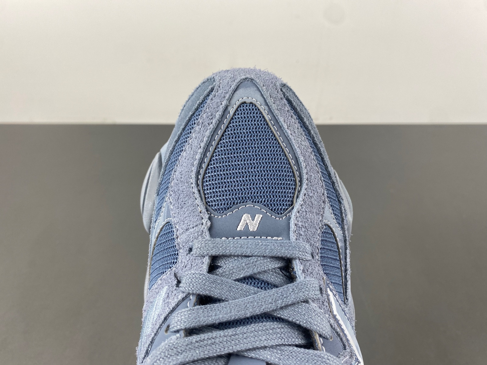 New Balance 9060 U9060IB