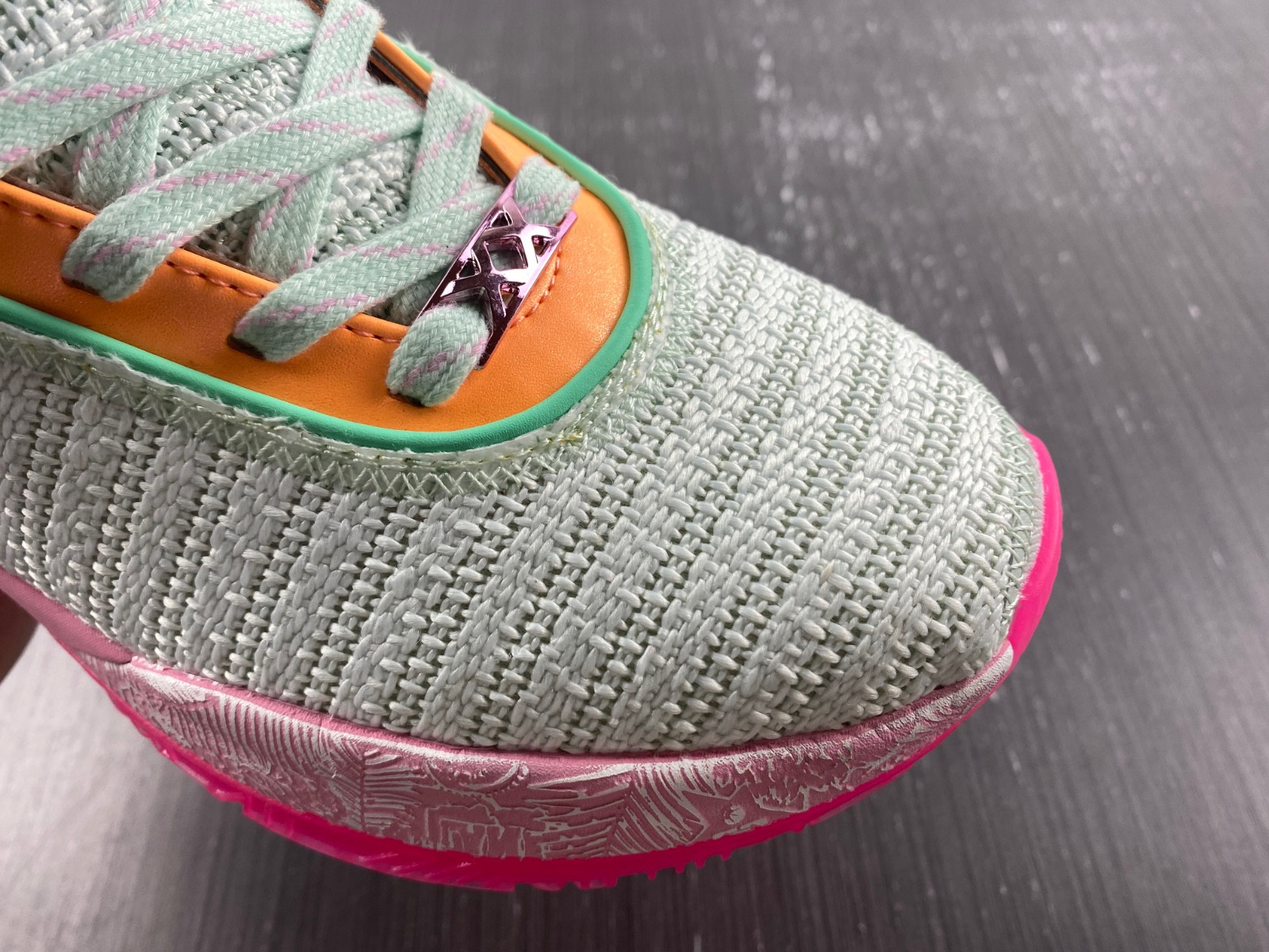 Nike LeBron 20 DJ5422-300