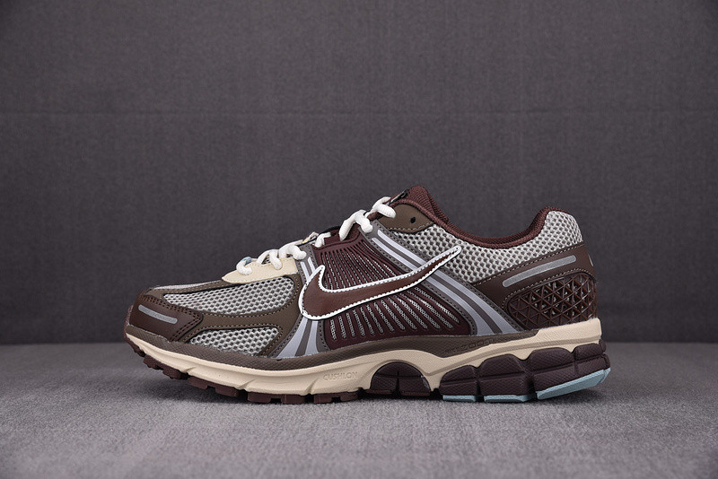 NK Air Zoom Vomero FD9920-022