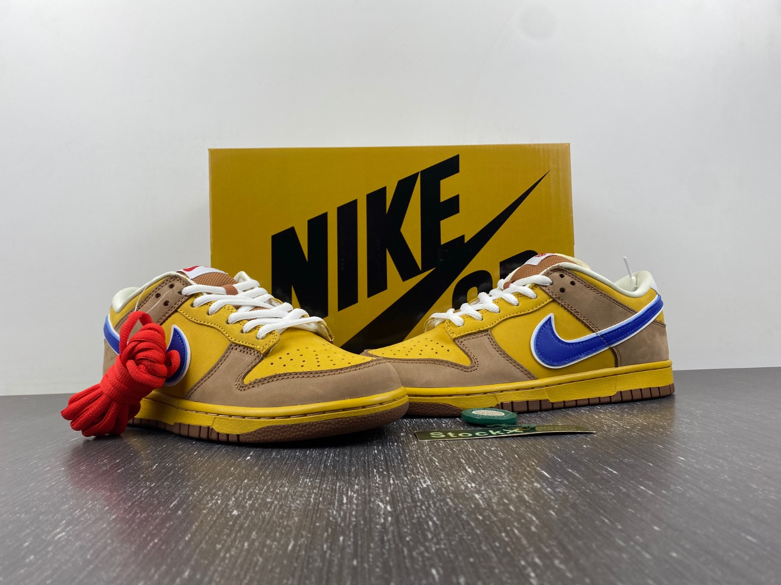 Nike SB Dunk Low Newcastle Brown Ale 313170-741