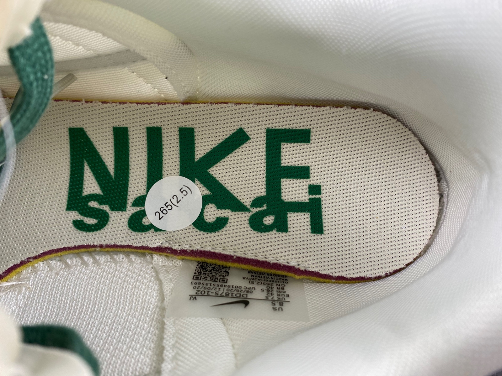 Sacai x Nike DD1875-102