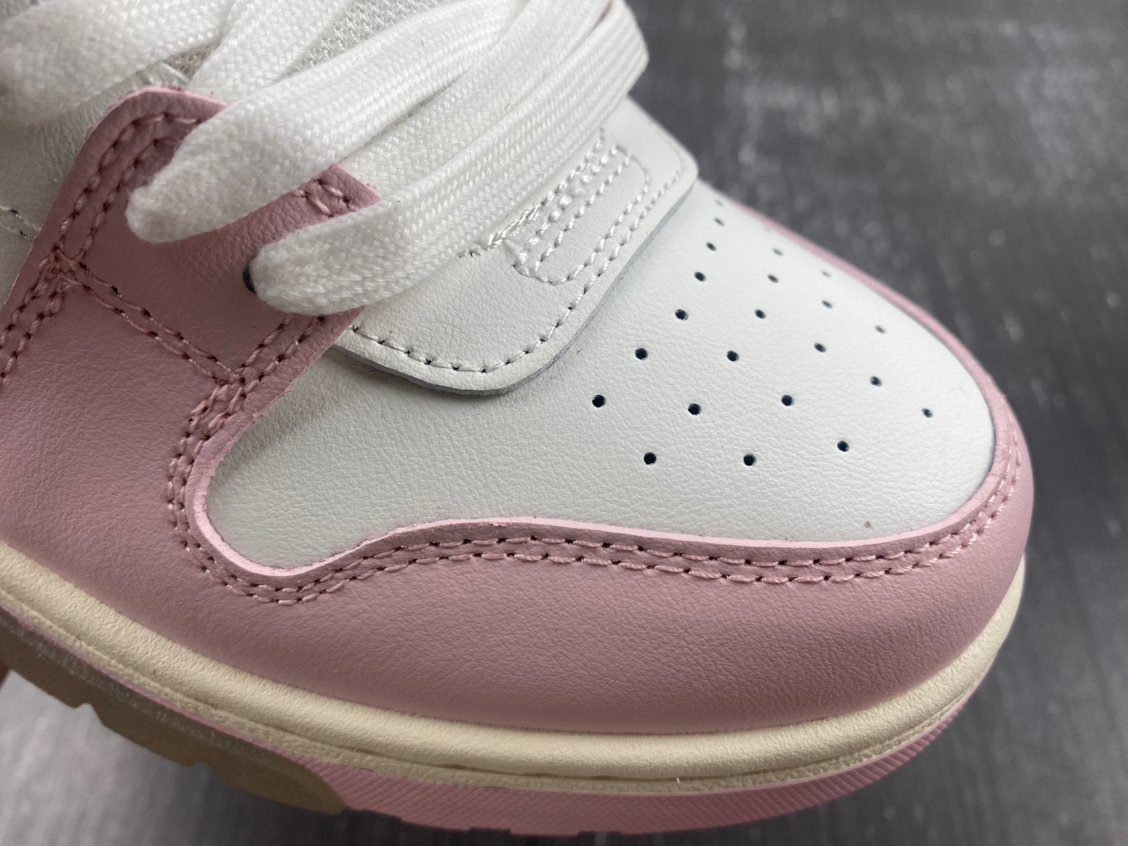 Off White GYM Sneaker