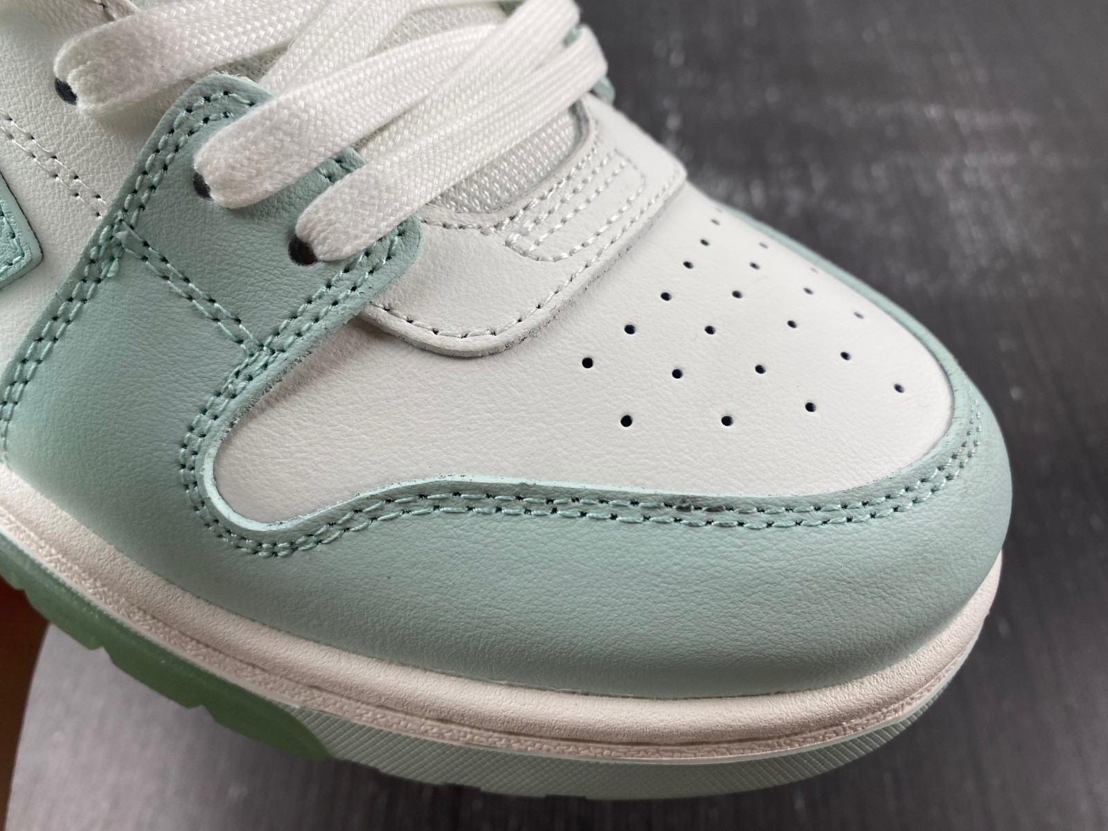 Off White GYM Sneaker