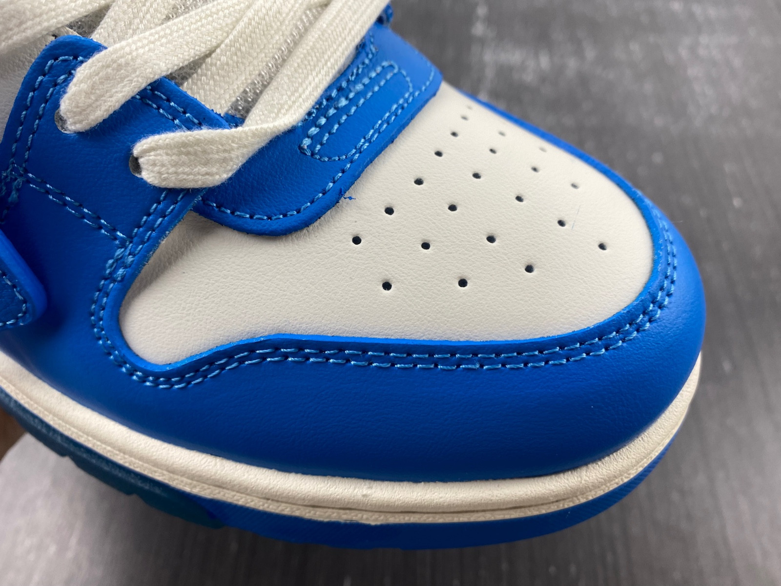 Off White GYM Sneaker