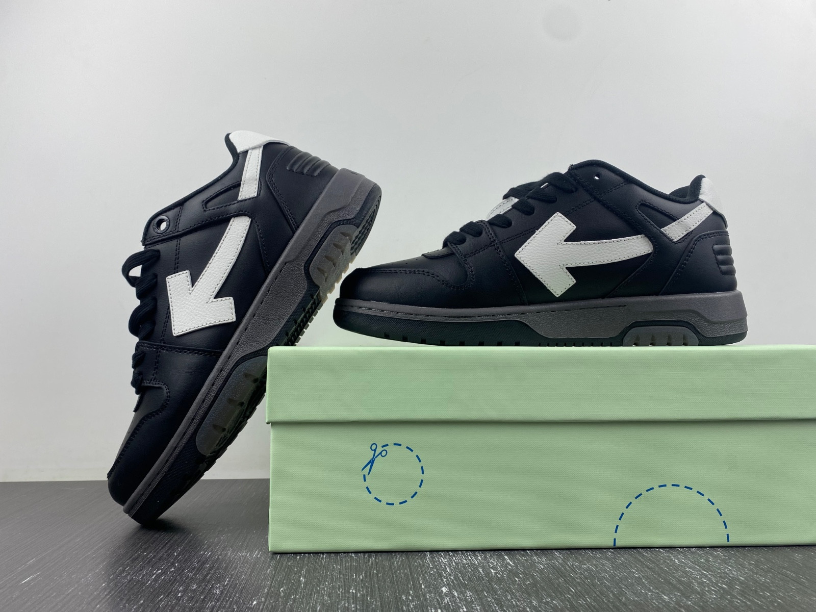 Off White GYM Sneaker