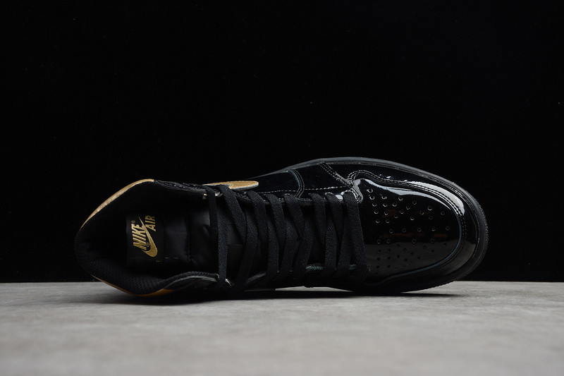 Air Jordan 1 Retro High Patent Black Toe 555088-032