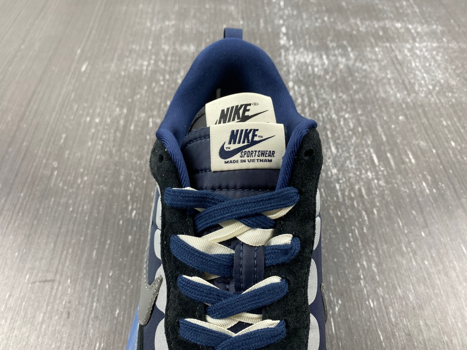 Sacai x Nike DD1875-700