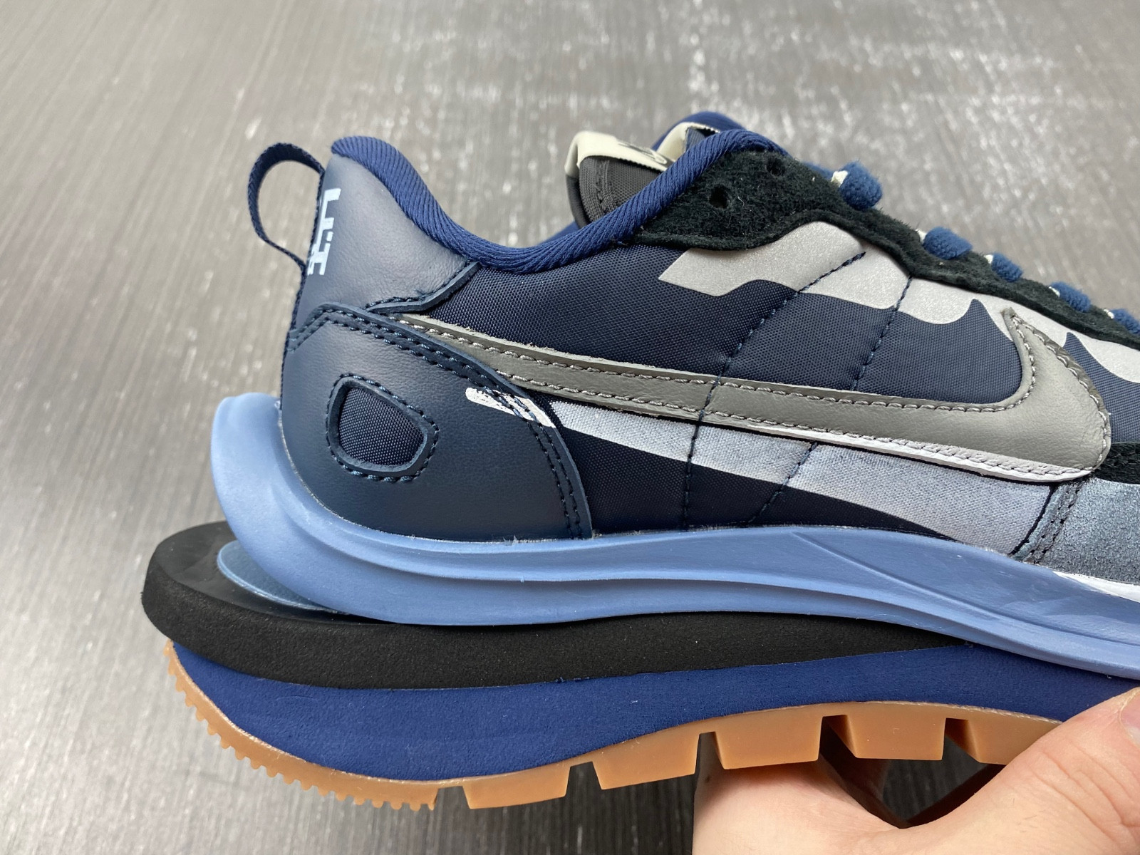 Sacai x Nike DD1875-700