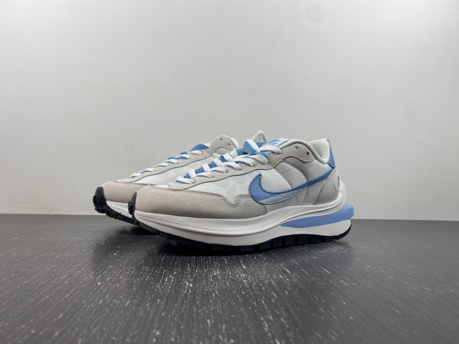 Sacai x Nike DD1875-112