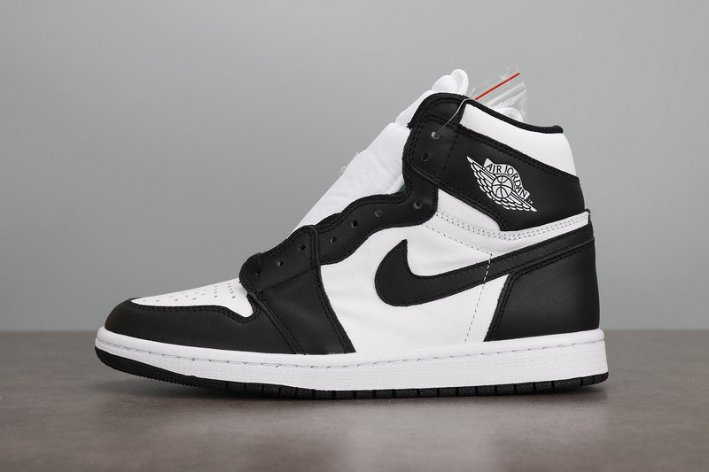 Air Jordan 1 Retro High OG ''Black/White'' 555088-010
