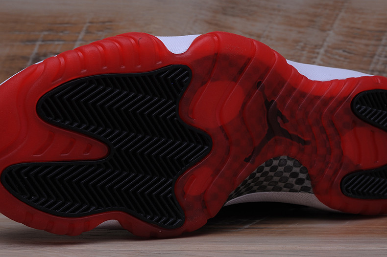 AIR JORDAN 11 RETRO LOW "BRED" BLACK/ RED mens 528895-012